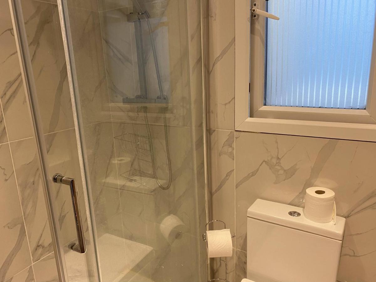 1 Studio Room Near Central Londen Buitenkant foto