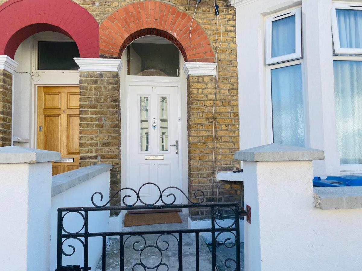 1 Studio Room Near Central Londen Buitenkant foto